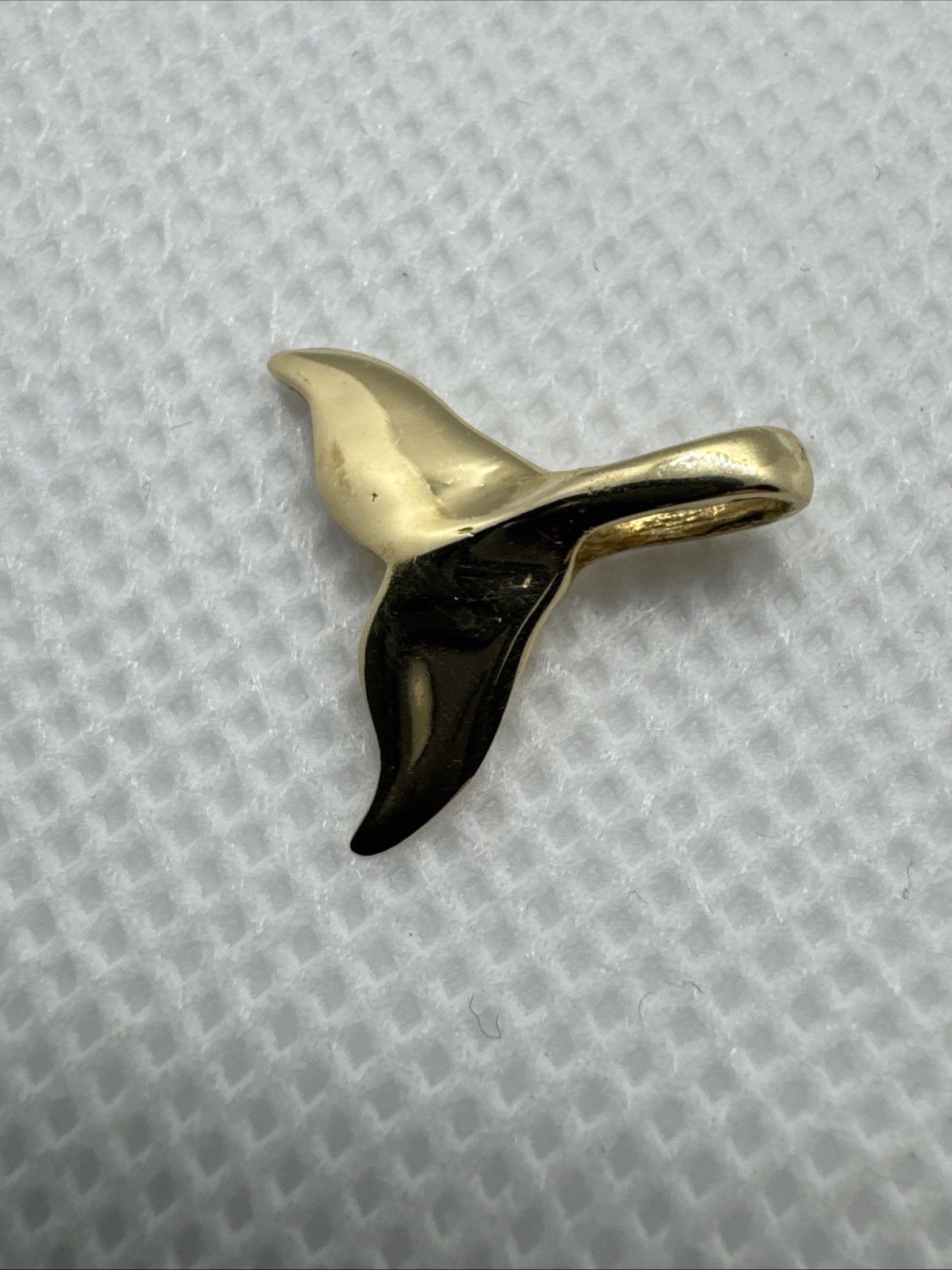 14K Yellow Gold Whale Tail Pendant Nautical Ocean Charm Alaska 0.78g