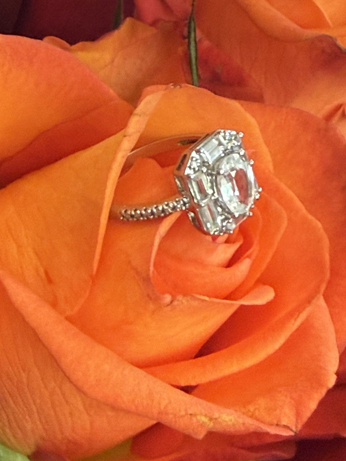 * 10K White Gold White Sapphire Ballerina Cluster Ring w/ Diamond Accents Size 8