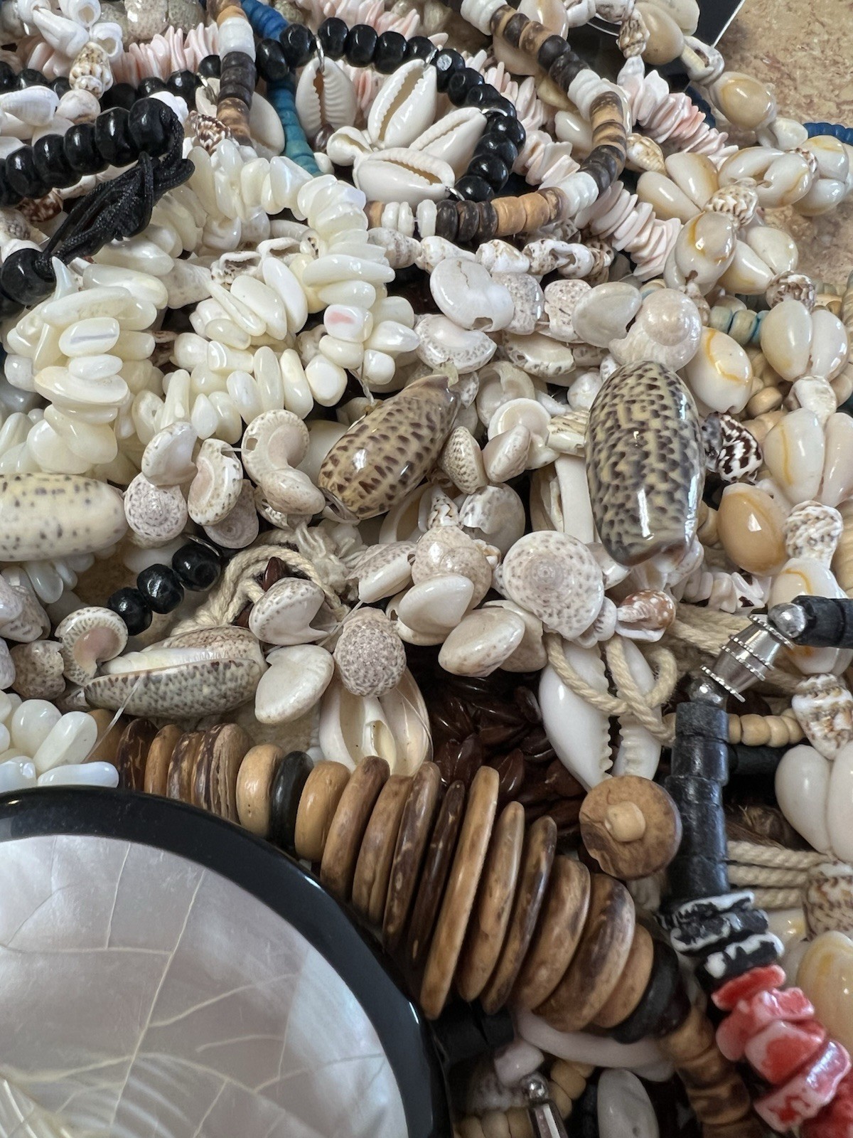 3 Lbs Lot Seashell Shell Pukka Cowrie Jewelry Strands Necklaces Bracelets SS1