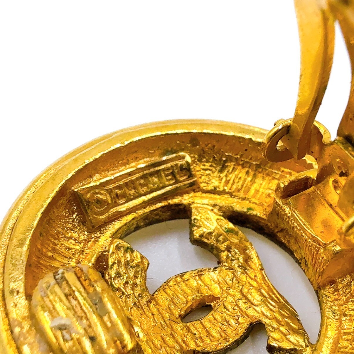 CHANEL CC Logo Coco Mark Vintage Earrings Gold-tone Matelasse Clip-On Auth JAPAN