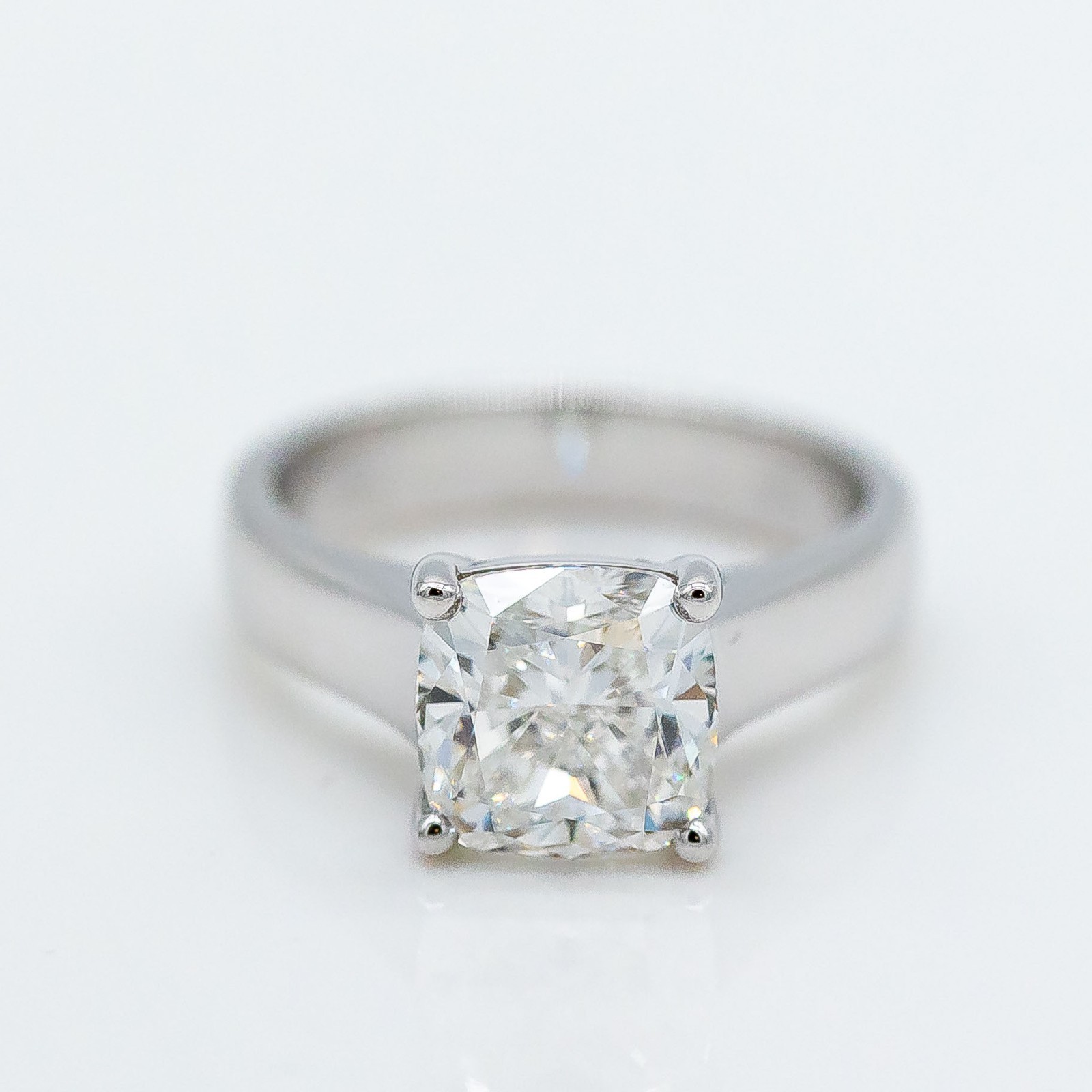 Ring 750 WG Synthetically Made Slide Approx 3.09ct D/VVS2 Size 52 with IGI Report