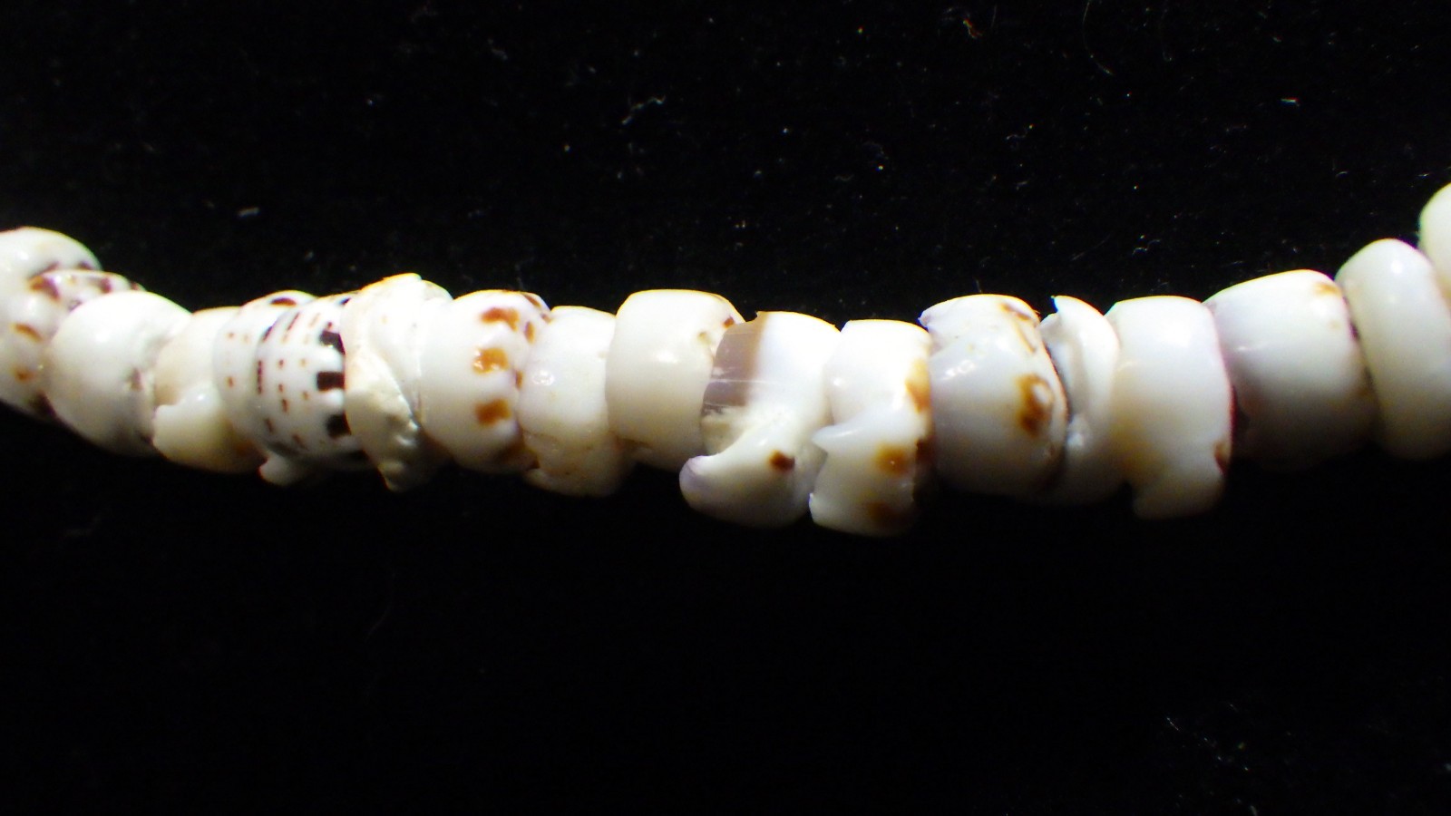 handmade 70s vintage tiger puka necklace 17.75″ 5/16″ thick approx 8-9mm shells