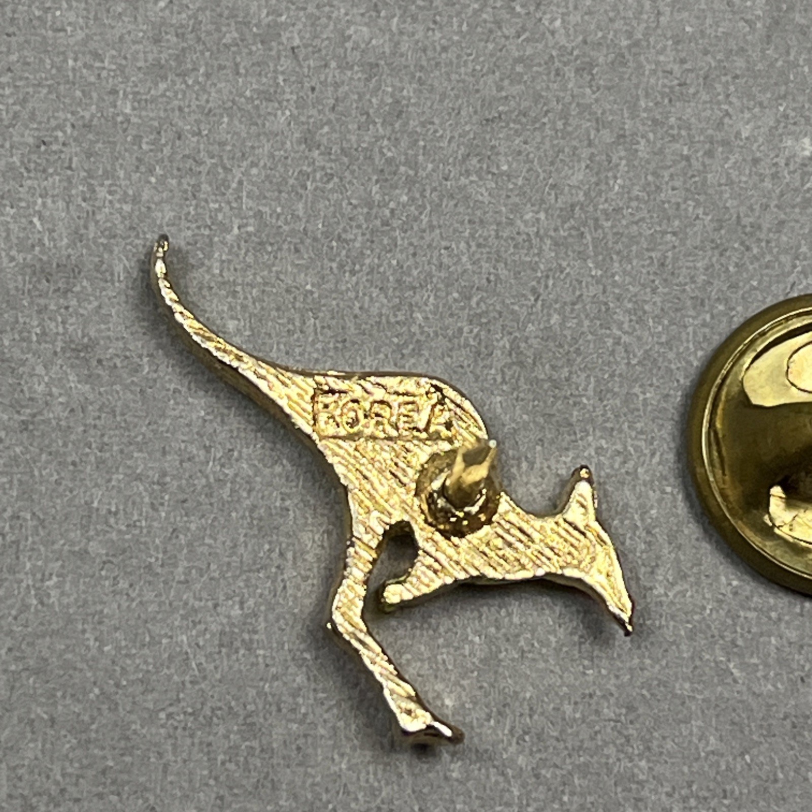 Vtg Gold Tone Kangaroo Lapel Hat Bag Jacket Pin Signed Korea