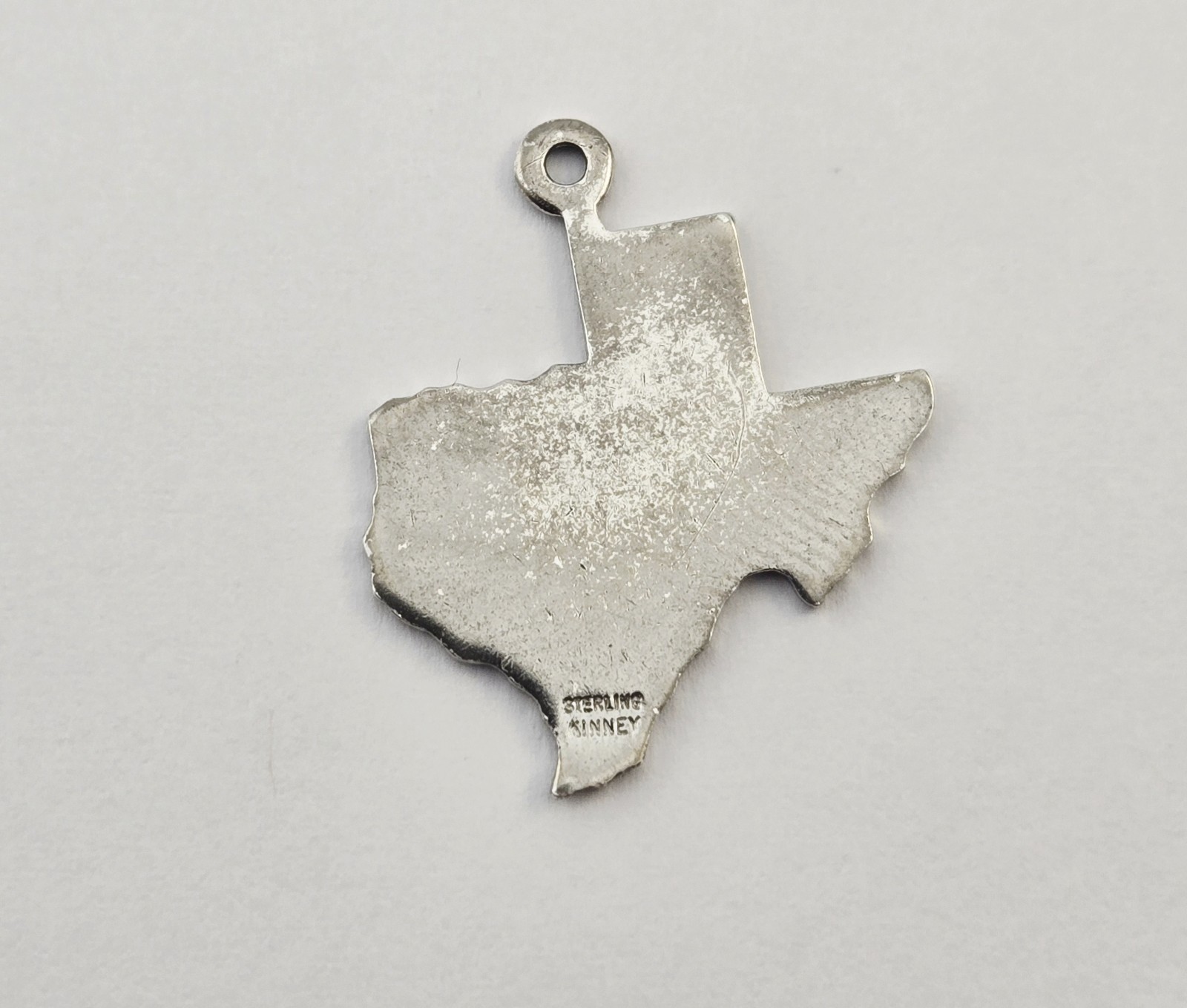 Vintage Sterling Silver “Eyes of Texas” State Shape Charm Pendant Kinney – 3.7g
