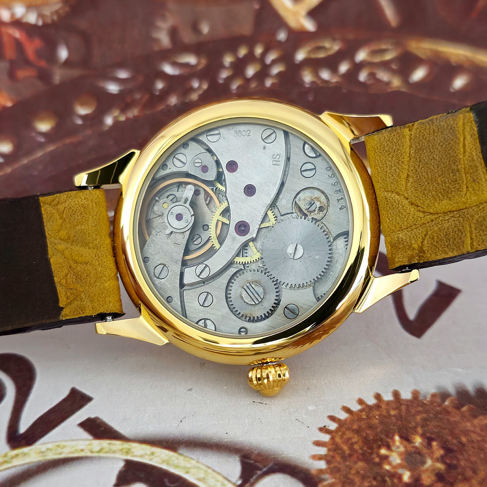 Watch USSR MARRIAGE Rare Dial Men’s mechanism MOLNIJA 18 Jewels 3602