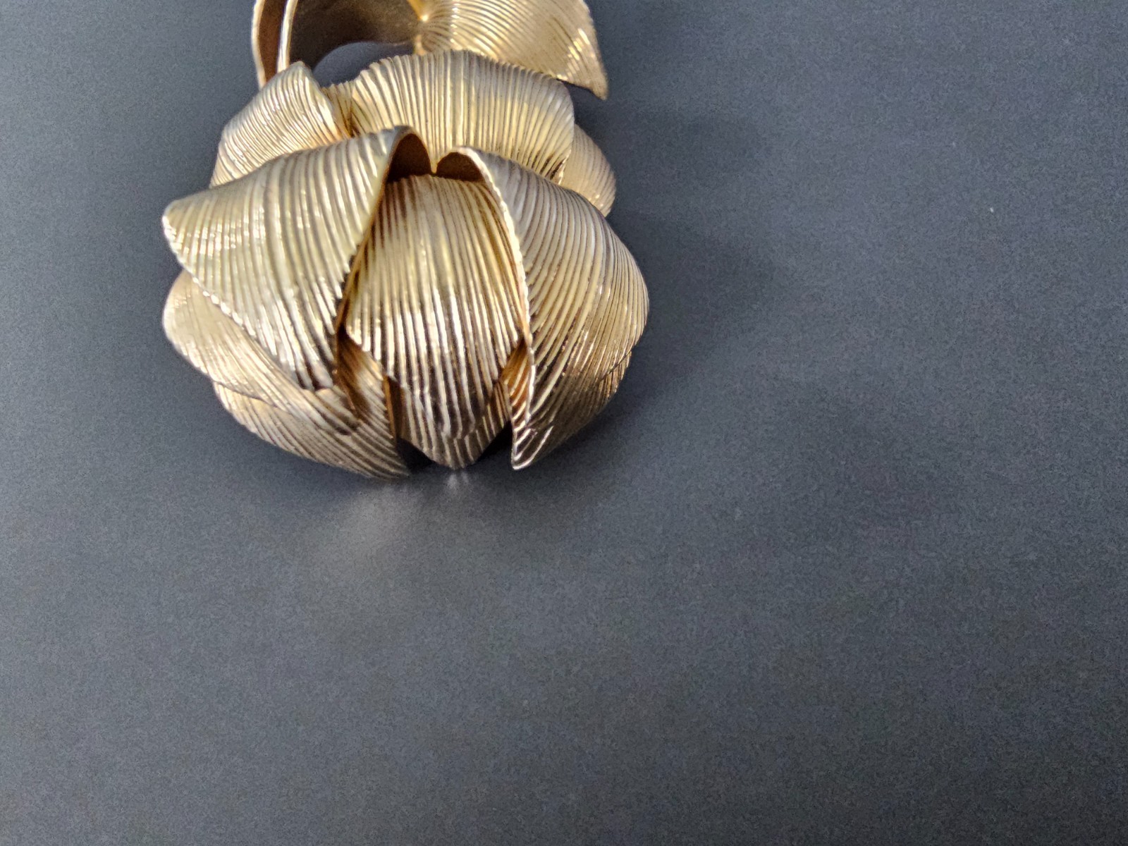 Vintage Signed Giovanni Gold Tone Floral Plant Brooch Pin 3×1″ 1960s Textured