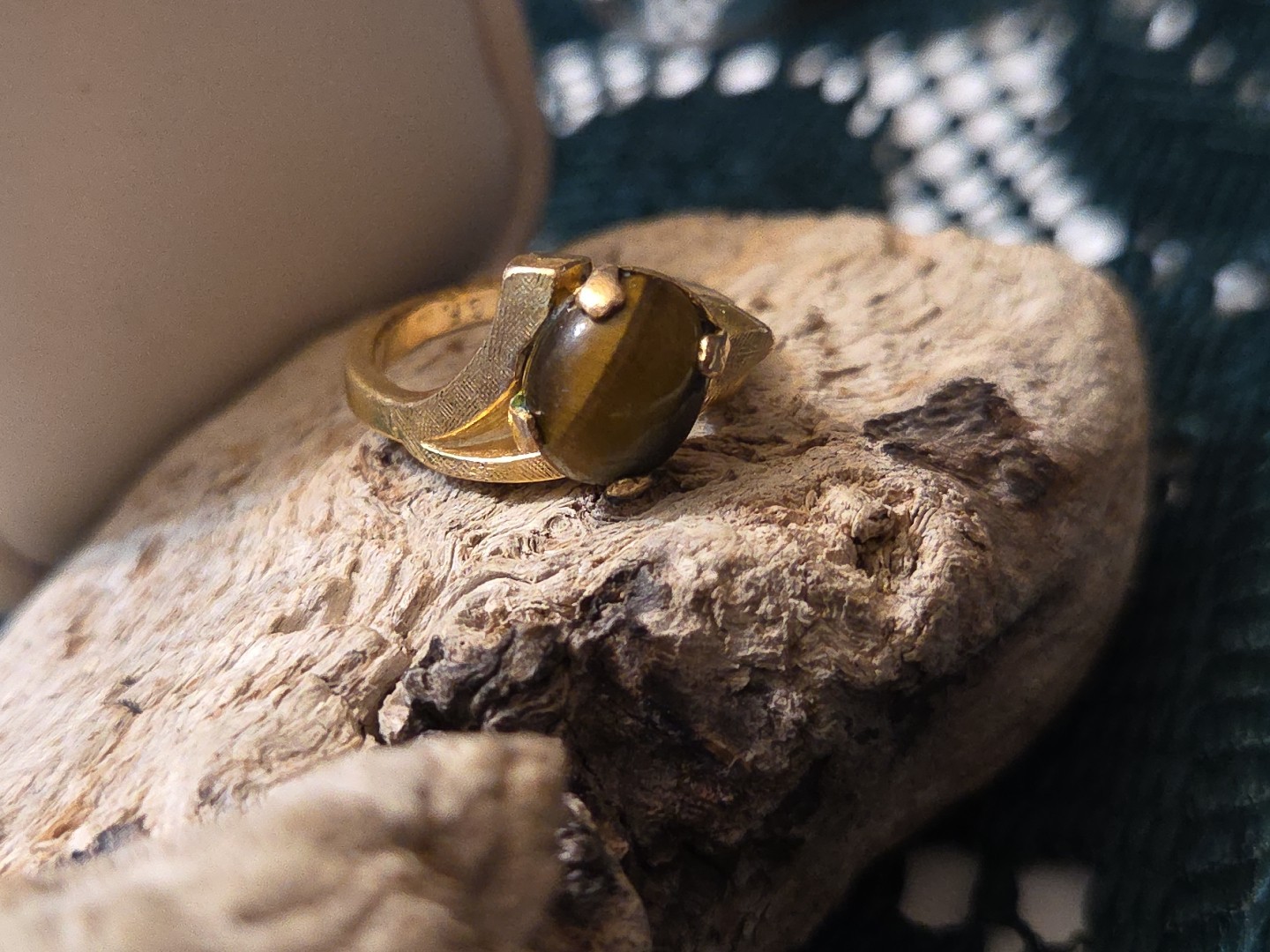 Vintage MGM Stamped 10KT GF Gold Filled Cabochon Tigers Eye Ring Size 7.25 W93