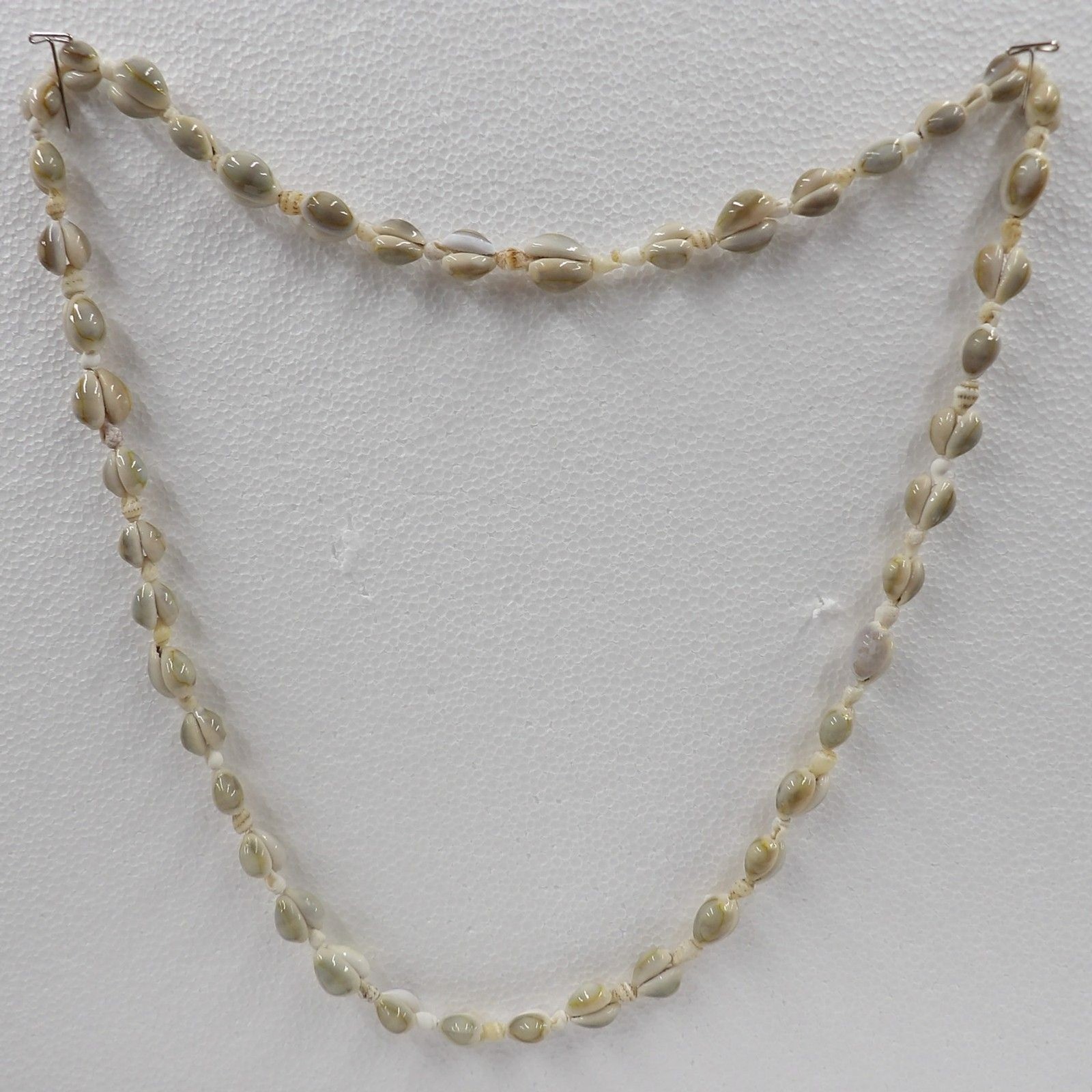 Vintage 1/2″ Shell Necklace 19″ Length