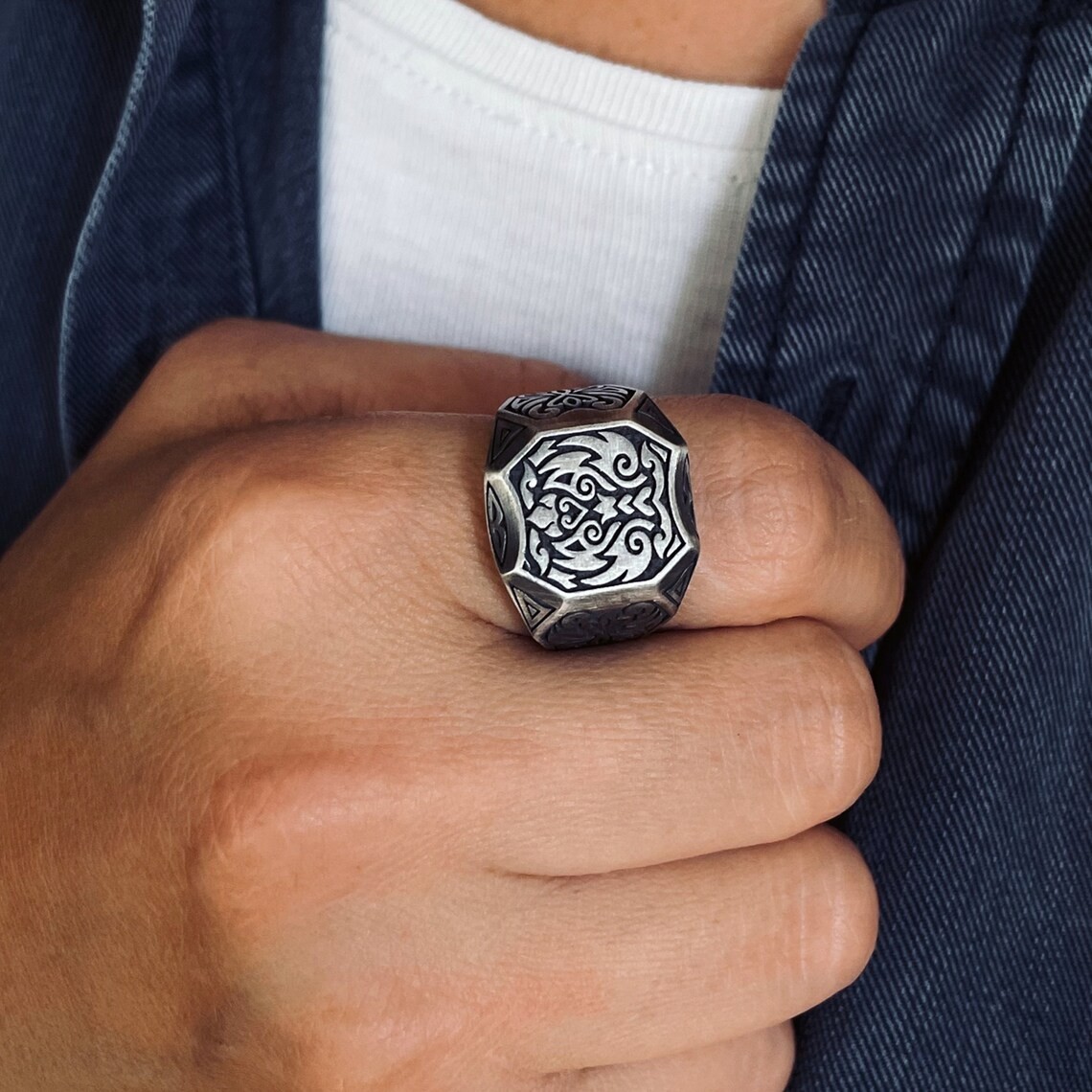 Ornamented Signet Men’s Ring 925 Sterling Silver Oxidized Ring Duty Free