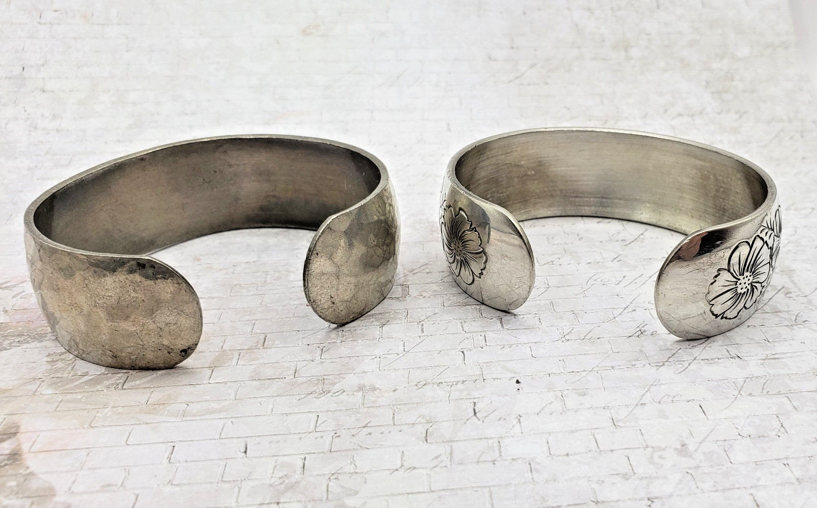 Set Of 2 Kirk & Sons Pewter Cosmos Etched Floral & Hammered Cuff Bracelets