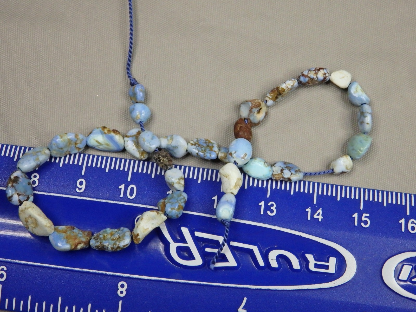 Natural GOLDEN HILLS TURQUOISE 5-8mm Pebble & Flat Nuggets 8″ Strand 22cts😍~E~