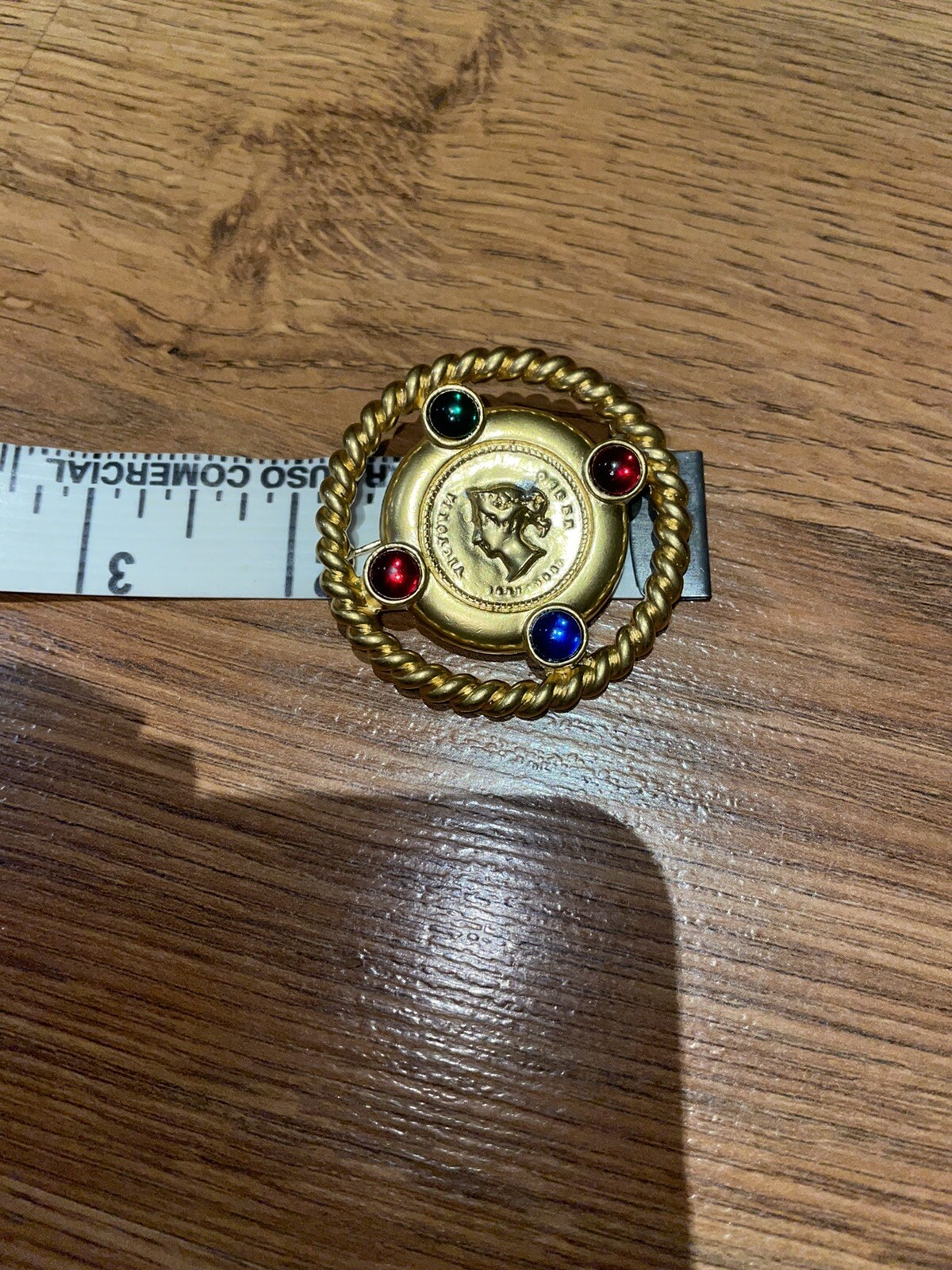 QUEEN VICTORIA CABOCHON JEWELED FAUX COIN DESIGNER STYLE PIN VINTAGE