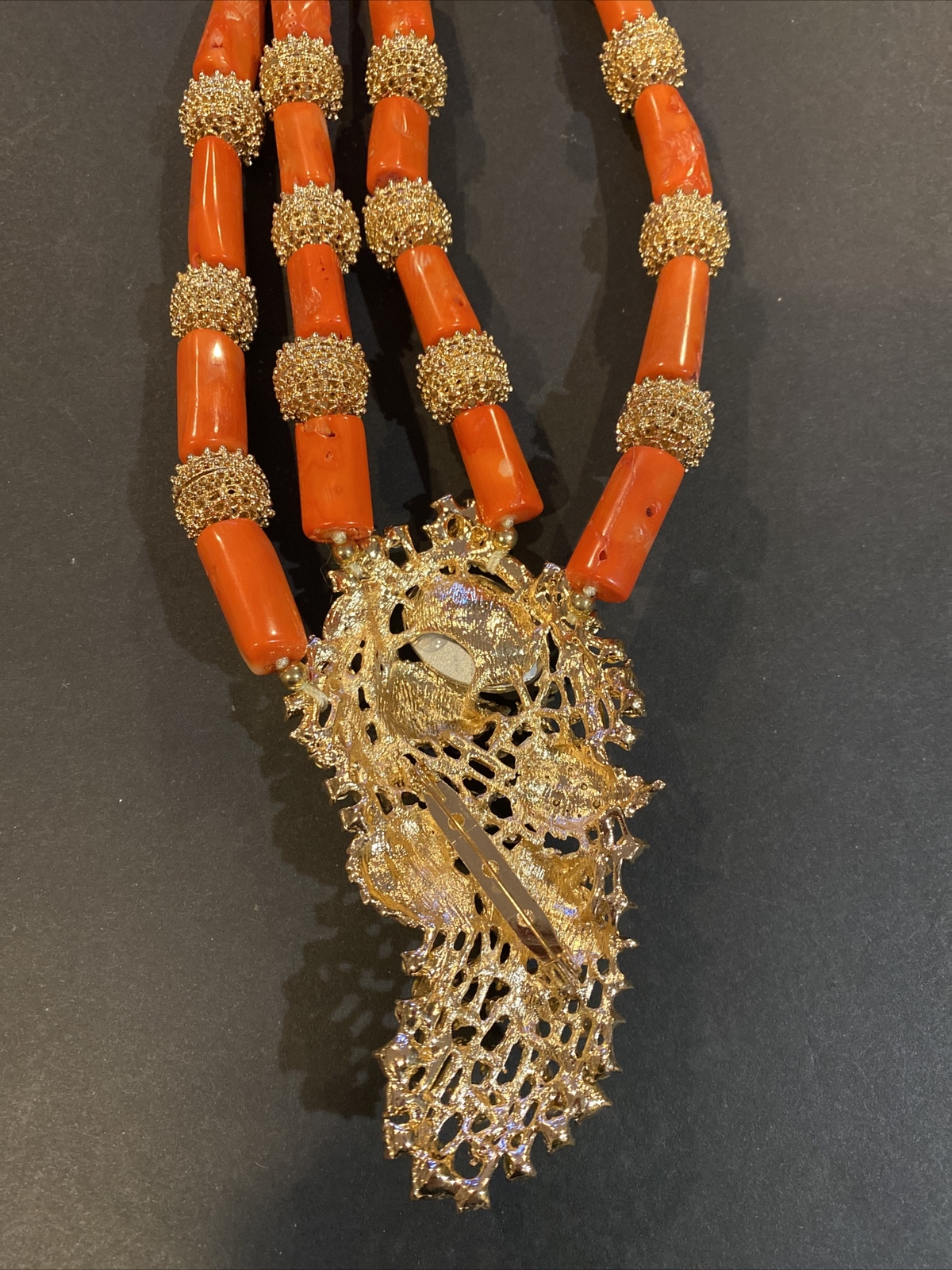 Gorgeous GOLD TONE Genuine Coral Rhinstones Two Strands Necklace Bracelet Set