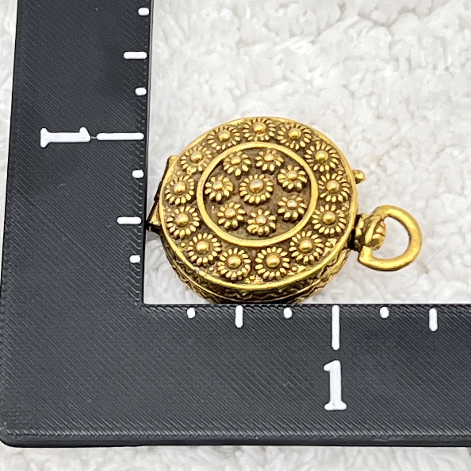Vintage Locket Pendant Floral Flower Pill Trinket Box Gold Tone 1.5″