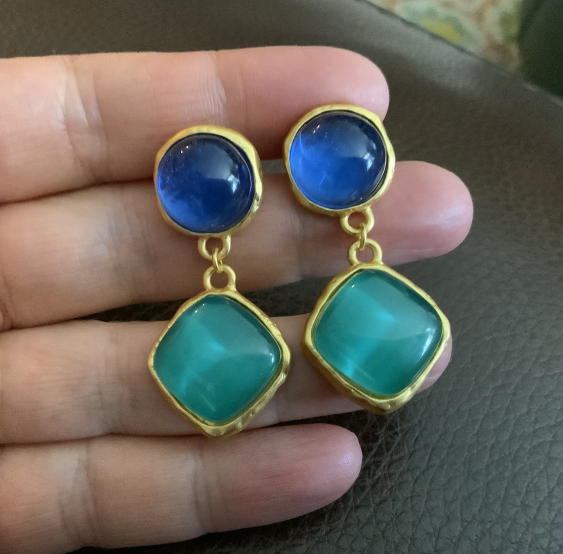 Medieval Museum Earrings Gripoix Gold Hammered Antique Cabochon Boho Mogul VTG