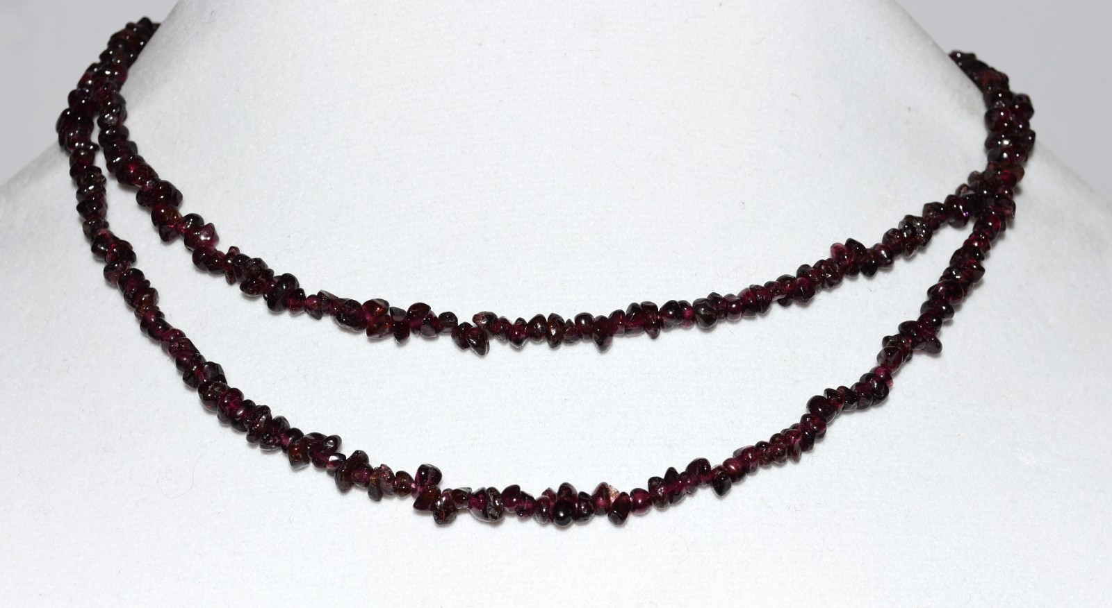 Vintage Garnet 3-4mm Irregular Shaped Various Size Stones 35″ Necklace