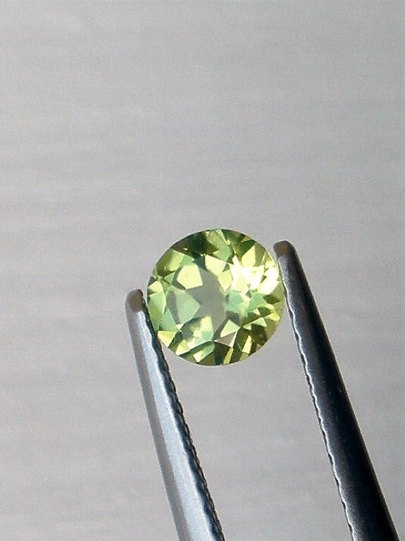 PERIDOT ROUND CUT GEM LIME GREEN PAKISTAN FACETED NATURAL GEMSTONE LOOSE NICE AA