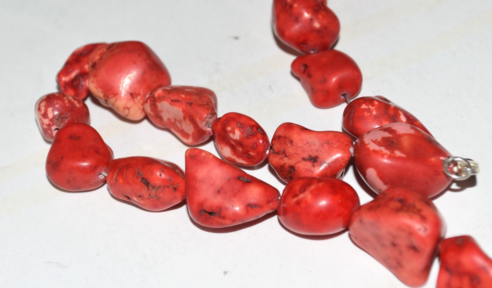Vintage Red Dyed Stones Irregular Shaped Various Size Chunky Stones 32″ Necklace