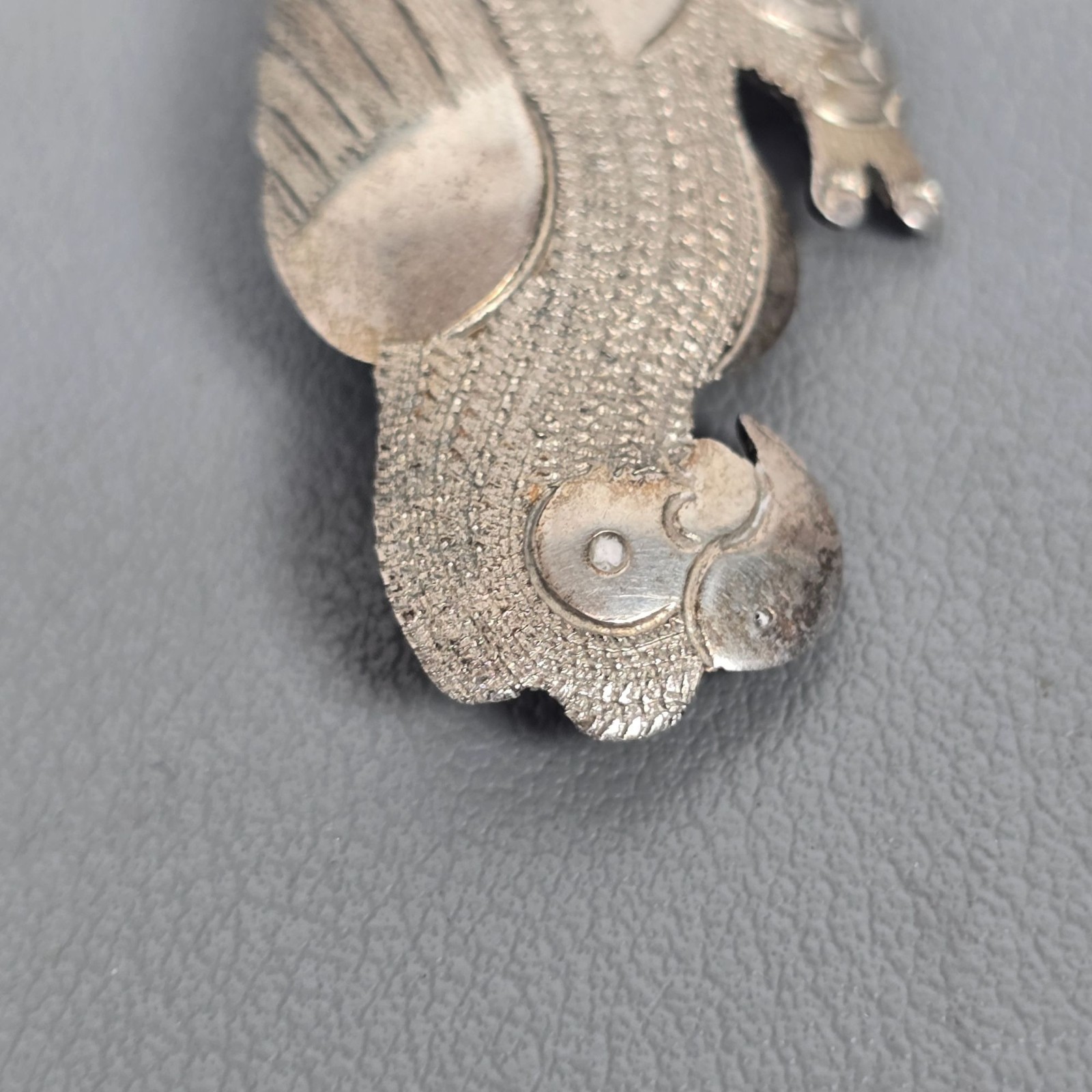 Vintage Hecno En Mexico Alpaca Silver Parrot Animal Bird Textured Pin Brooch