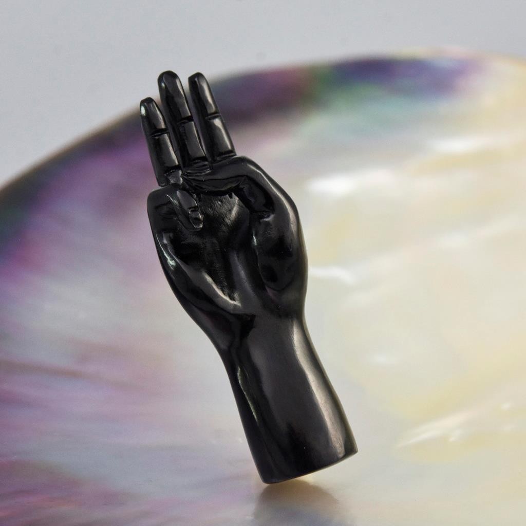 Black Bovine Horn Three-Finger Salute Hand Gesture Carved Jewelry Supply 2.59g