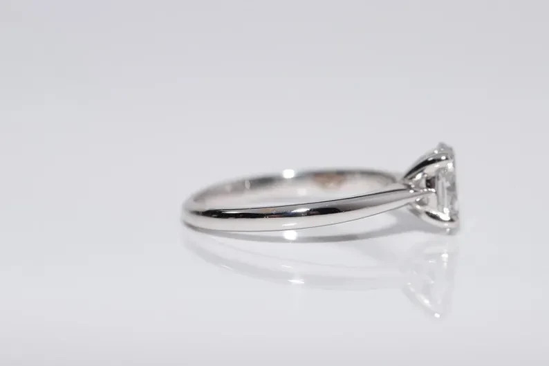 0.90Ct 14K White Gold Oval Cut DEF I1-I3 Natural Diamond Wedding Ring UGL Prong