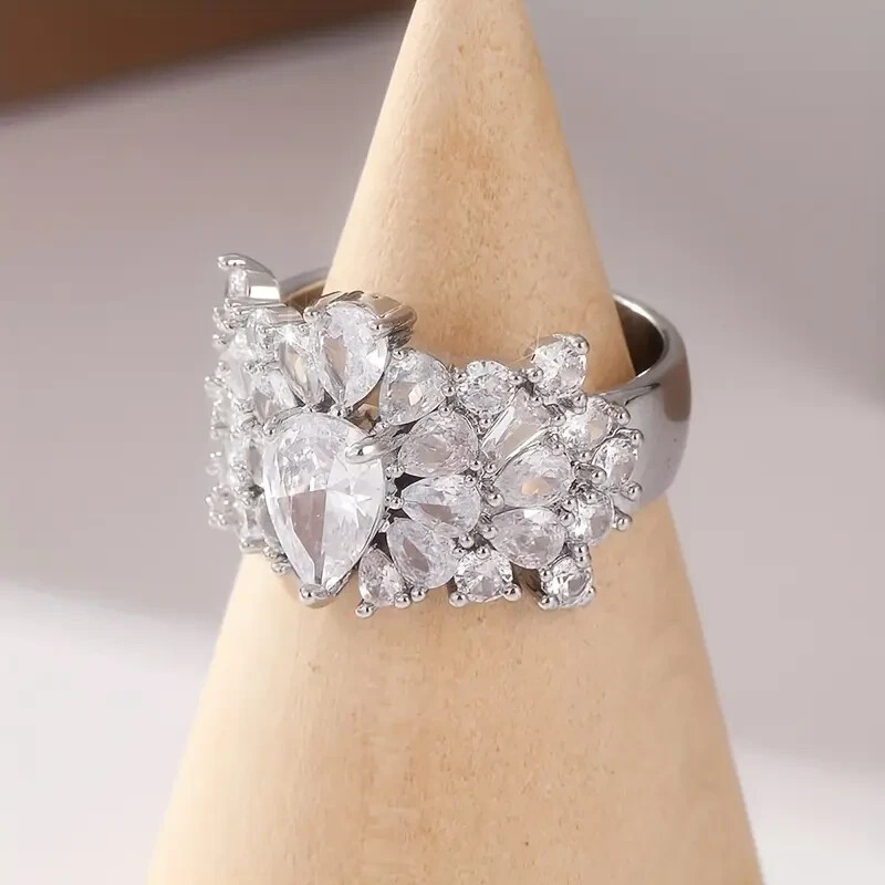 Elegant 925 Sterling Silver White Topaz Charms Wedding Engagement Ring Size 8