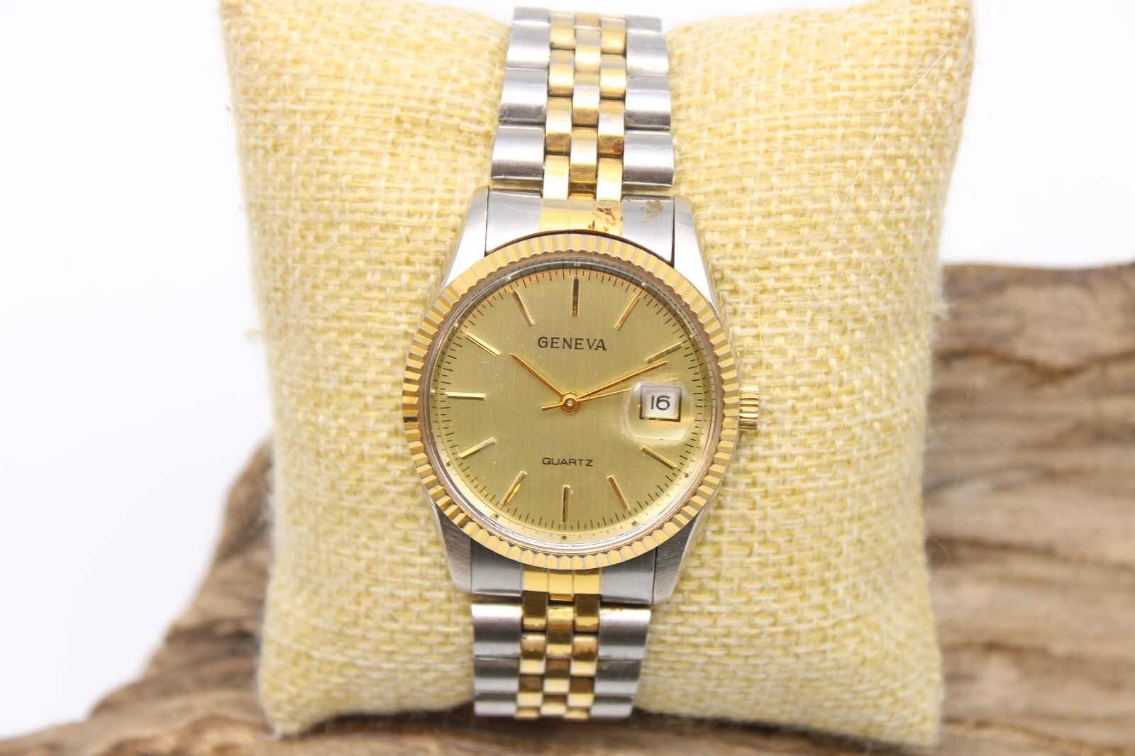 GENEVA QUARTZ TWO-TONE VINTAGE MEN’S WATCH 35.4mm 18.6mm LUG FOR REPAIR (JC2)