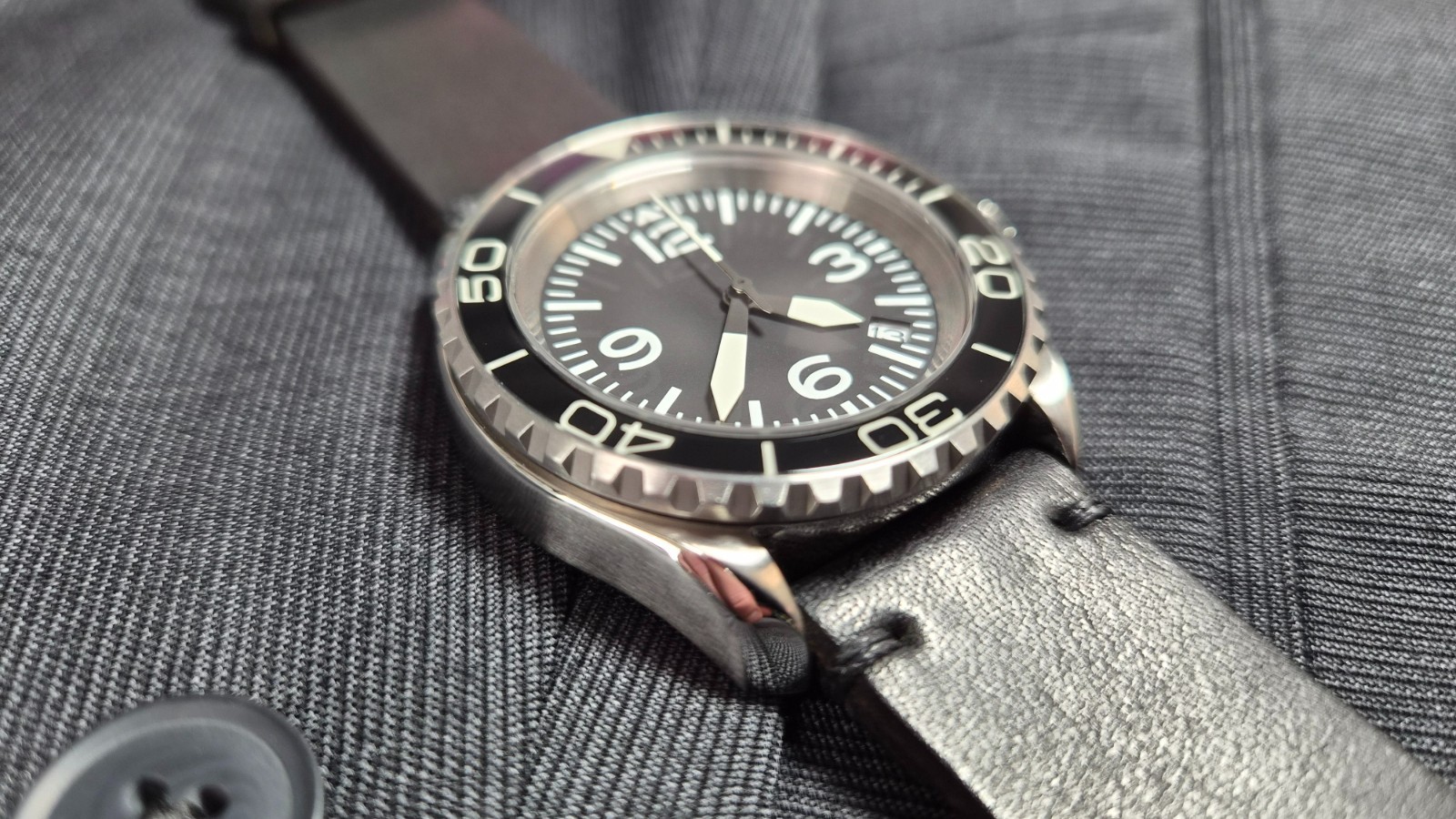 Custom Watch NH35 Movement Homage Timepiece w/ amazing glow-in-the-dark features