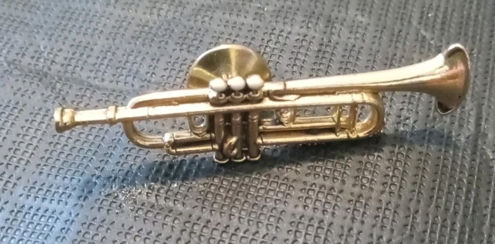 FUTURE PRIMITIVE USA Vintage Gold Tone Trumpet Lapel Pin Brooch