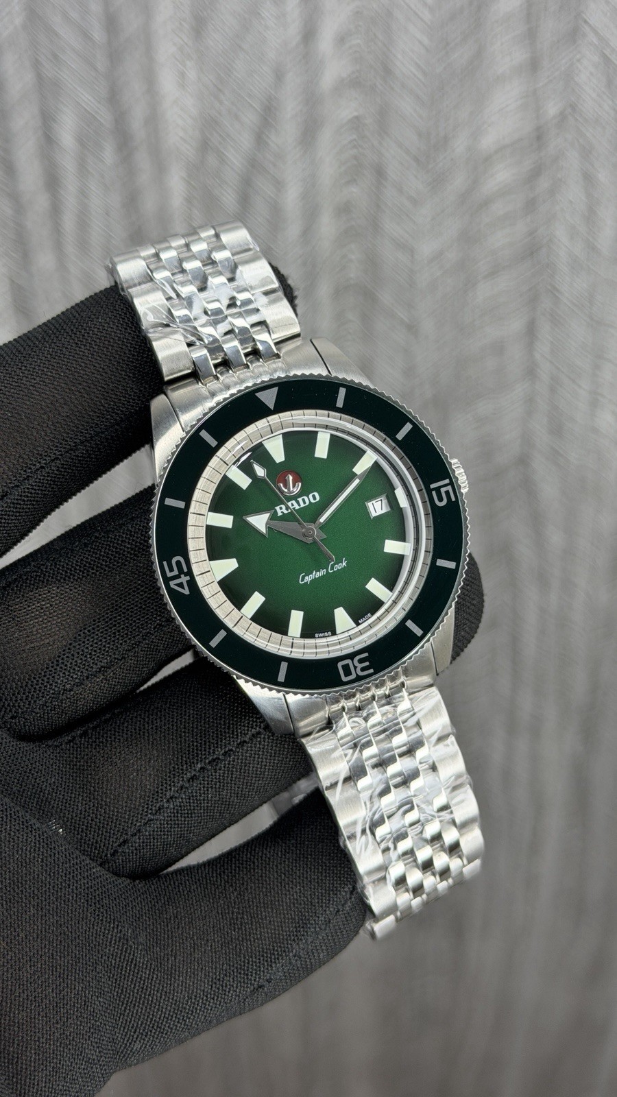 Rado Captain Cook Green Dial Automatic Men’s Watch Stainless Steel Date Swiss