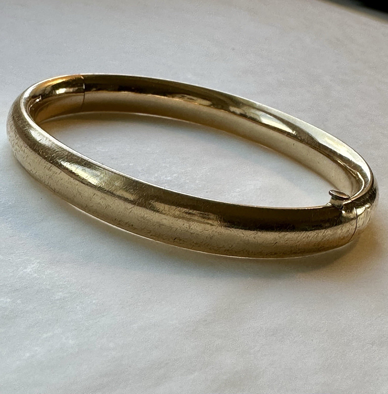 Vtg Winard 12K Gold Filled Hinged Bangle floral Etched secure w/ Bar