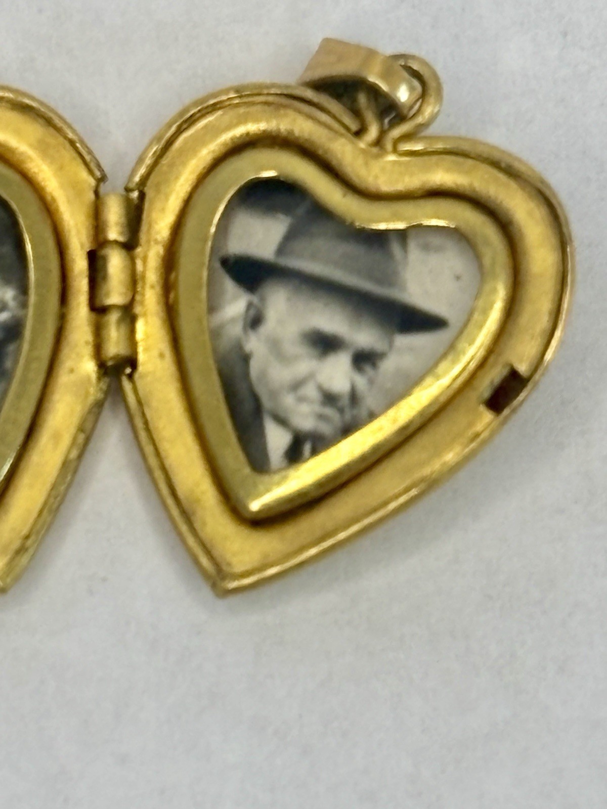 Antique 12 Karat Gold Filled Heart Shaped Locket, Good Condition