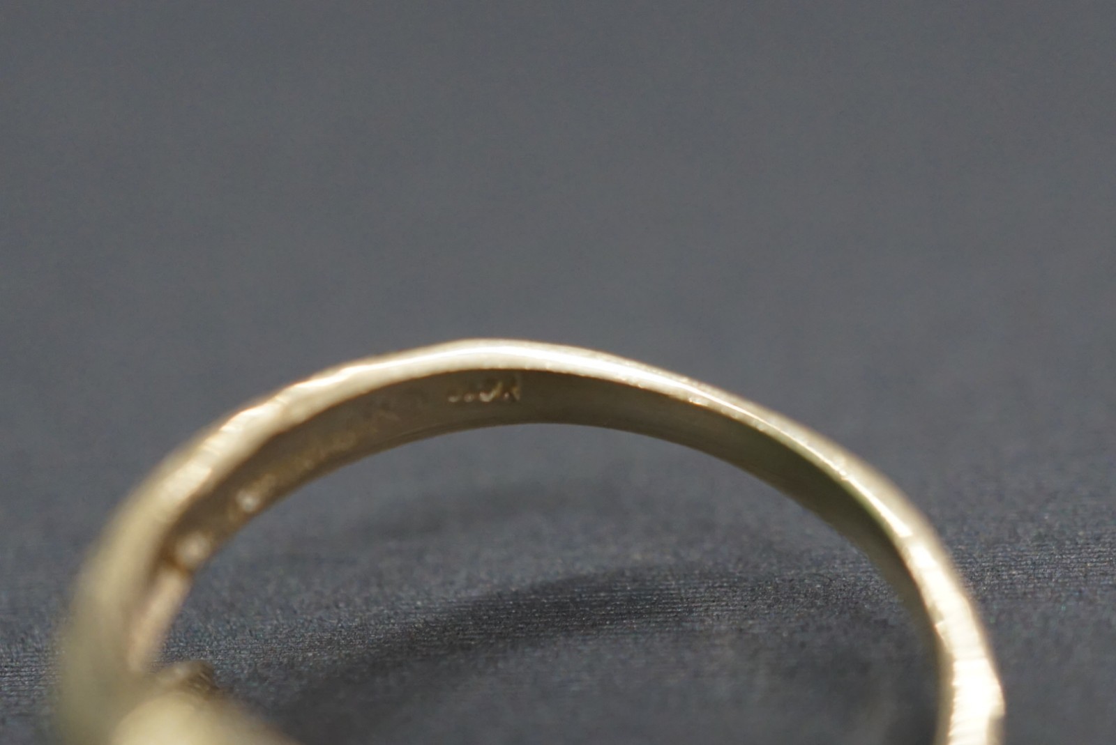 Real 14K Solid Yellow Gold Diamond Cut Snake Band Ring. Size 7