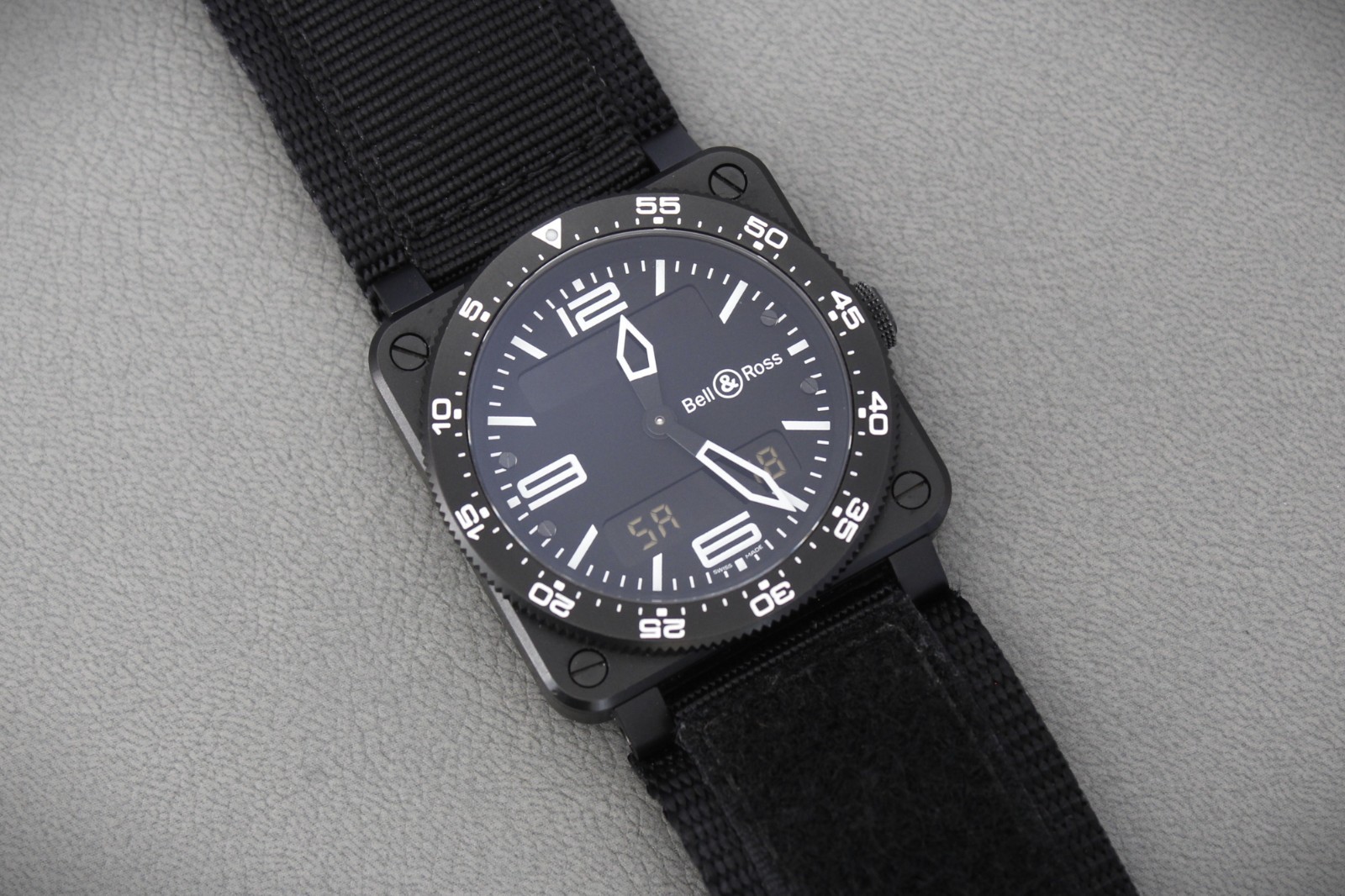 Bell & Ross BR03 Type Aviation Carbon 2012 Box Papers 6-Month Warranty 2x Straps