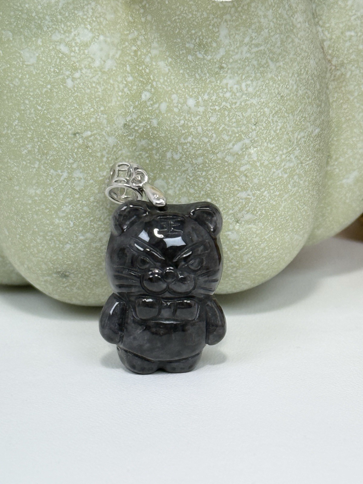 Wuji Jadeite Tiger Pendant 24.8/12.2MM