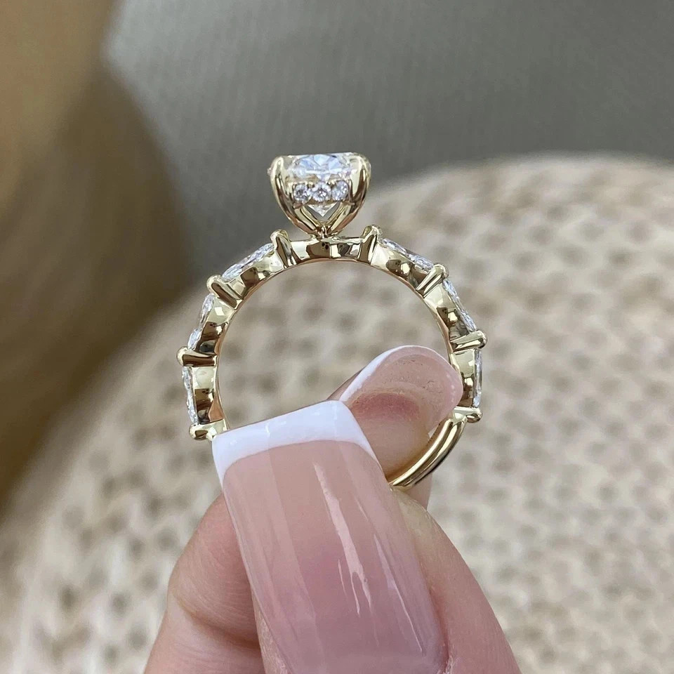2.80 CT Oval Cut EF/ VS1 Lab Grown Diamond Women Engagement Ring 14k Yellow Gold