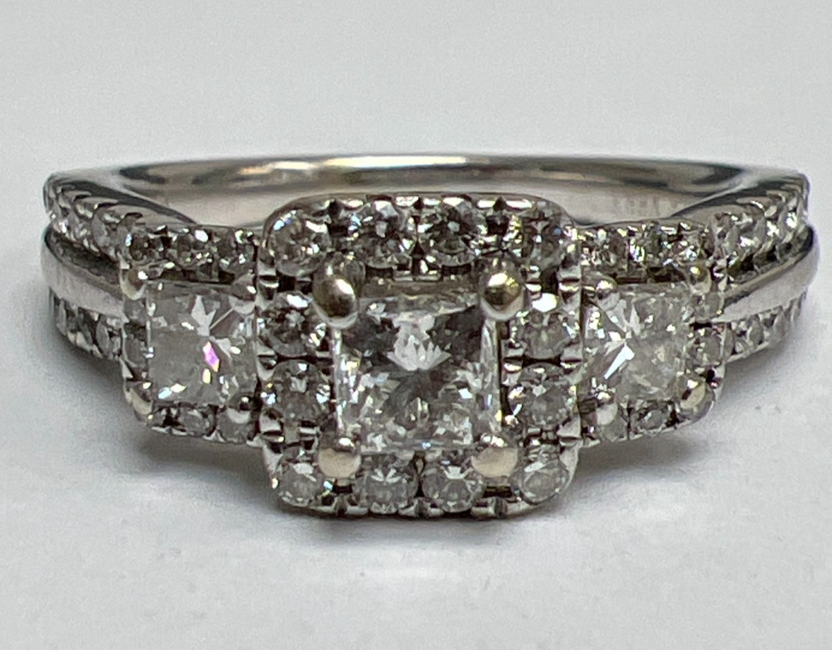 Vera Wang Love 14K White Gold 3 Diamond Halo Size 6.25 Engagement Ring TCW 0.82