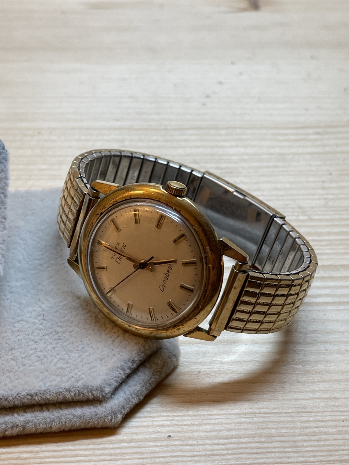 VTG 1970s Timex Electric Dynabeat Men Wrist Watch runs needs battery