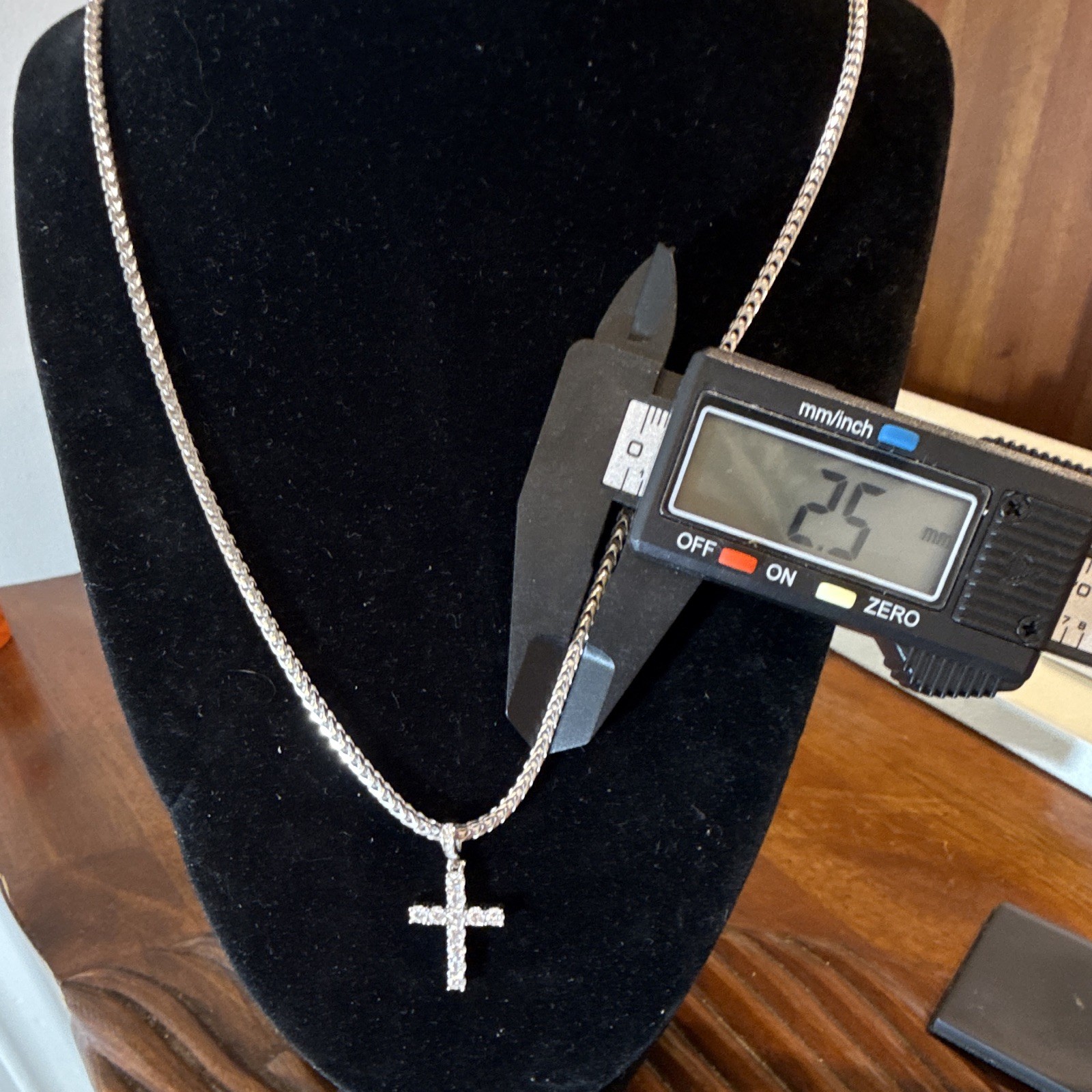 20” 2.5mm Rounded Franco Chain SOLID 925 (17g) w Moissanite Tennis Cross 2.0 CTW