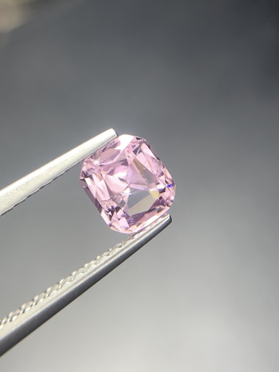 0.60/Ct,Natural Lavender Pink Spinel ,Cushion shape,High situration,SI clarity,