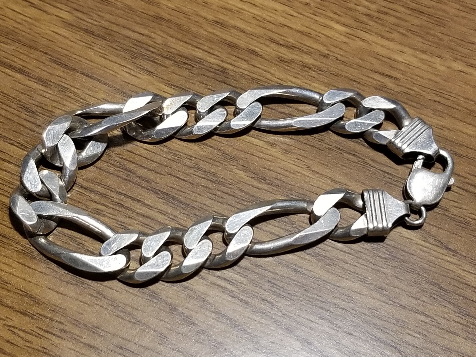 CLASSIC STERLING SILVER ITALIAN FIGARO LINK BRACELET ~ 49.5 Grams