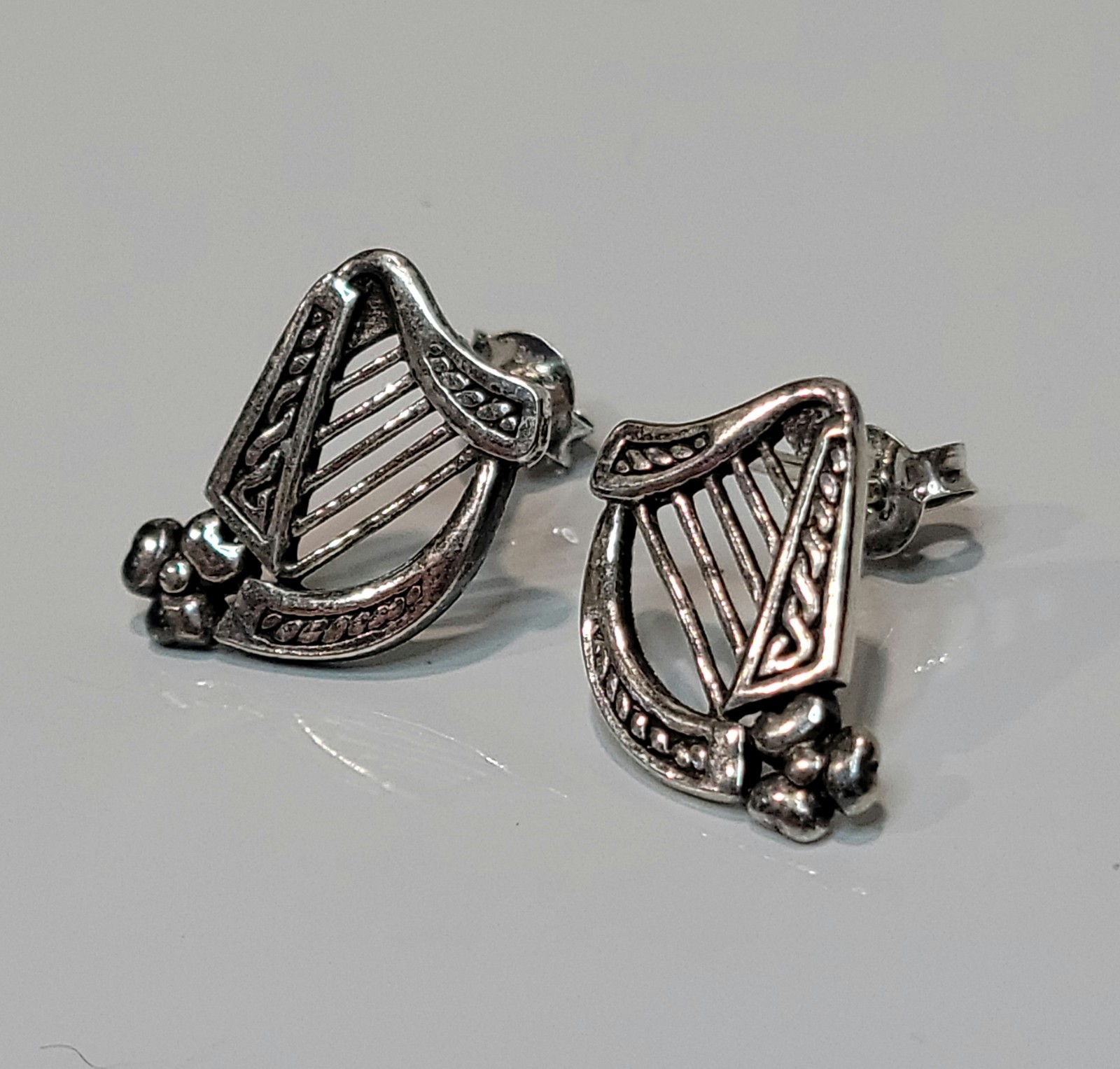 ​Peter Stone Sterling Silver Celtic Harp Earrings NOS VTG Irish Musical PSCI