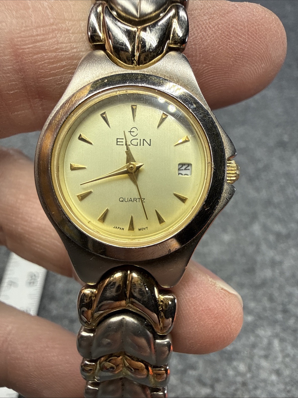 Elgin EM885 Silver & Gold Womens Round Watch #117