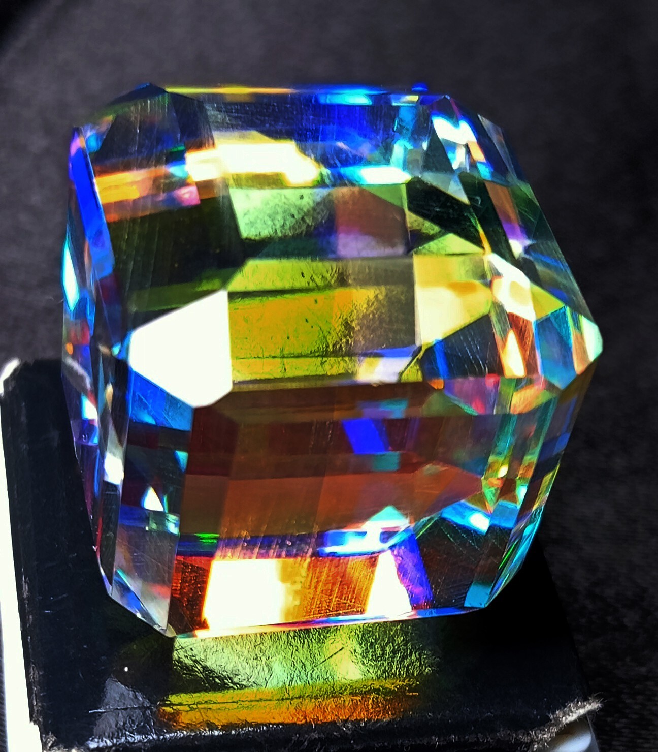 Rainbow Color Natural Mystic Topaz Cube Cut EGL Certified 100+ Ct Loose Gemstone