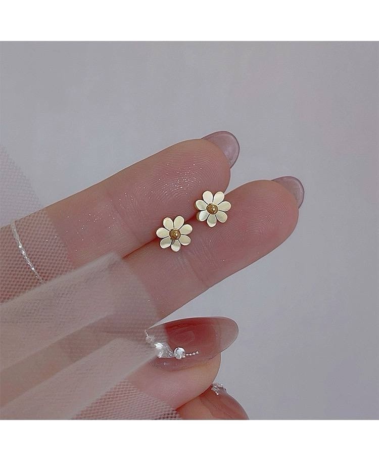 18K Gold-Plated Stainless Steel Enamel Daisy Earrings (L1.27 cm / W 0.7cm)