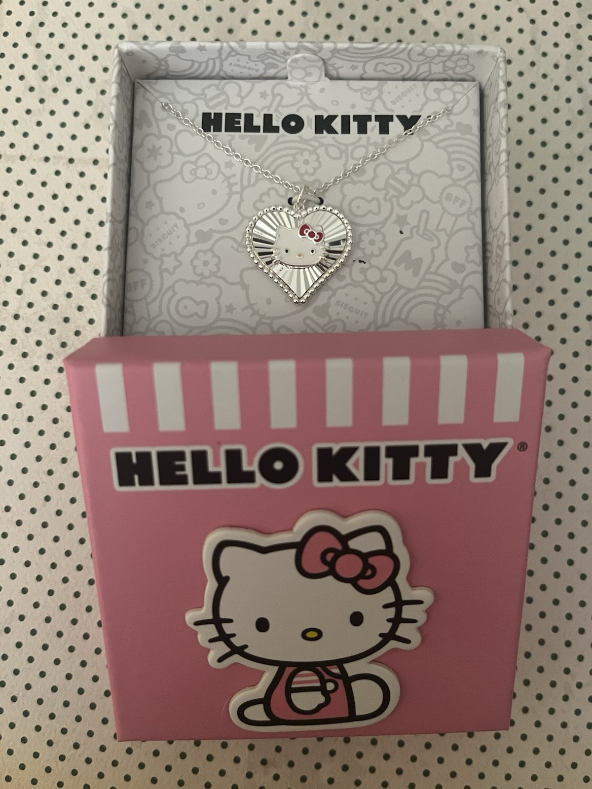 Hello Kitty Fine Silver Plated Heart necklace NEW