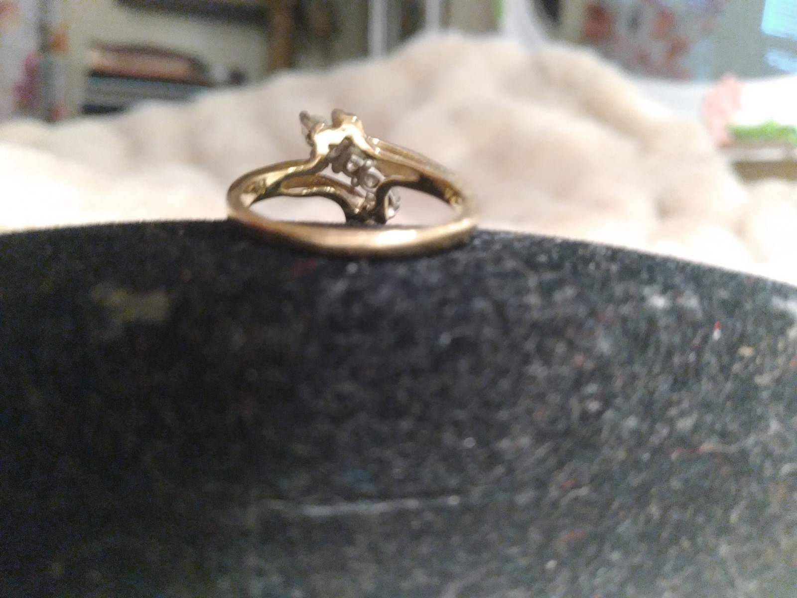 14K Yellow Gold Ring With A Cluster Of 5 Diamonds In A Bypass Design