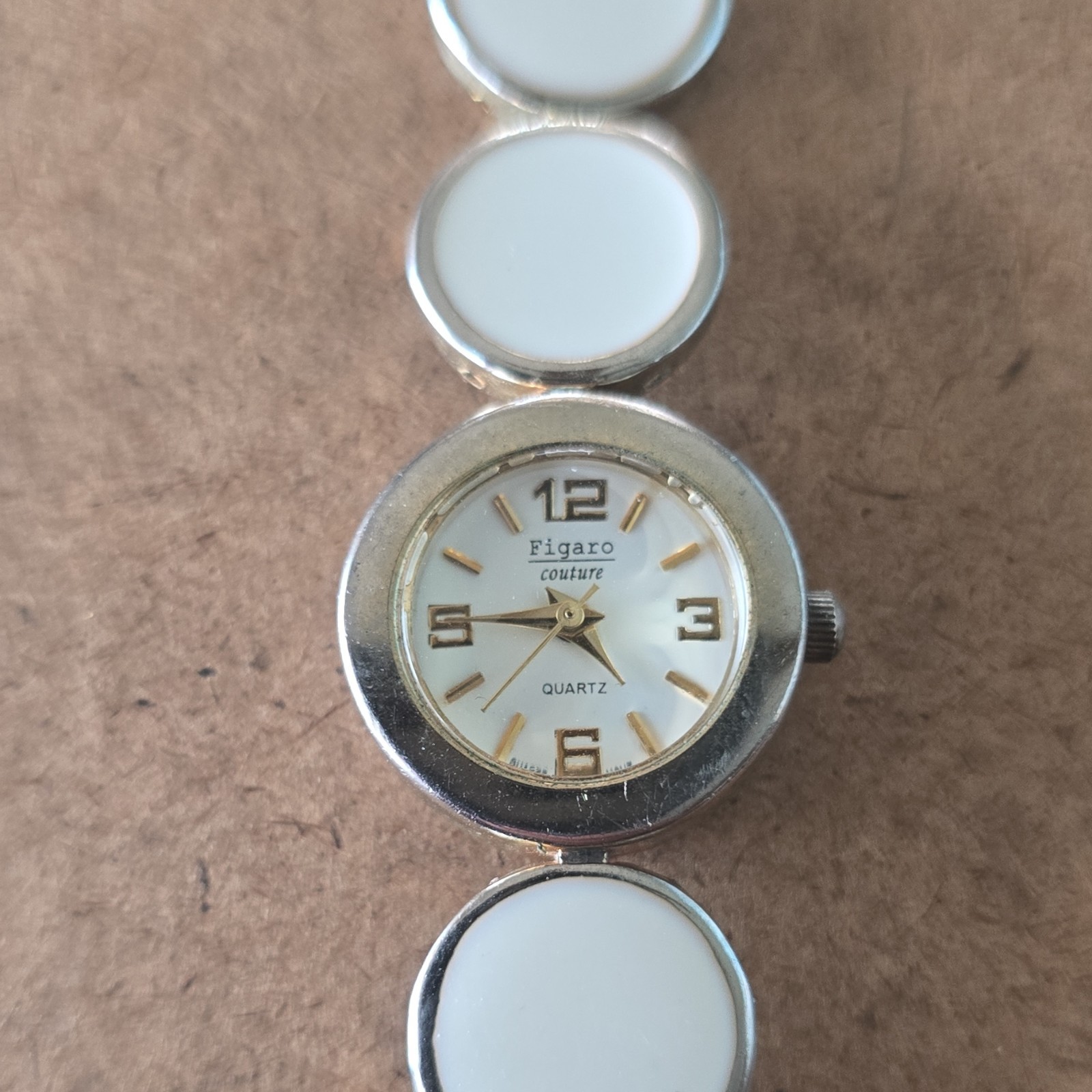 Figaro Couture Women’s Quartz Dress Watch White Dial Silver Metal Bracelet