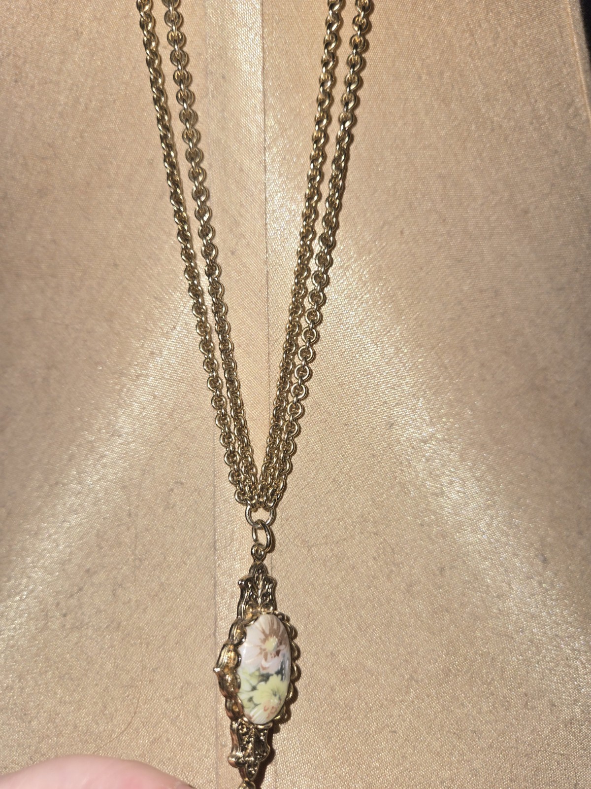 Vintage 1975 Avon French Flowers Solid Perfume Locket Necklace Gold Tone Pendant