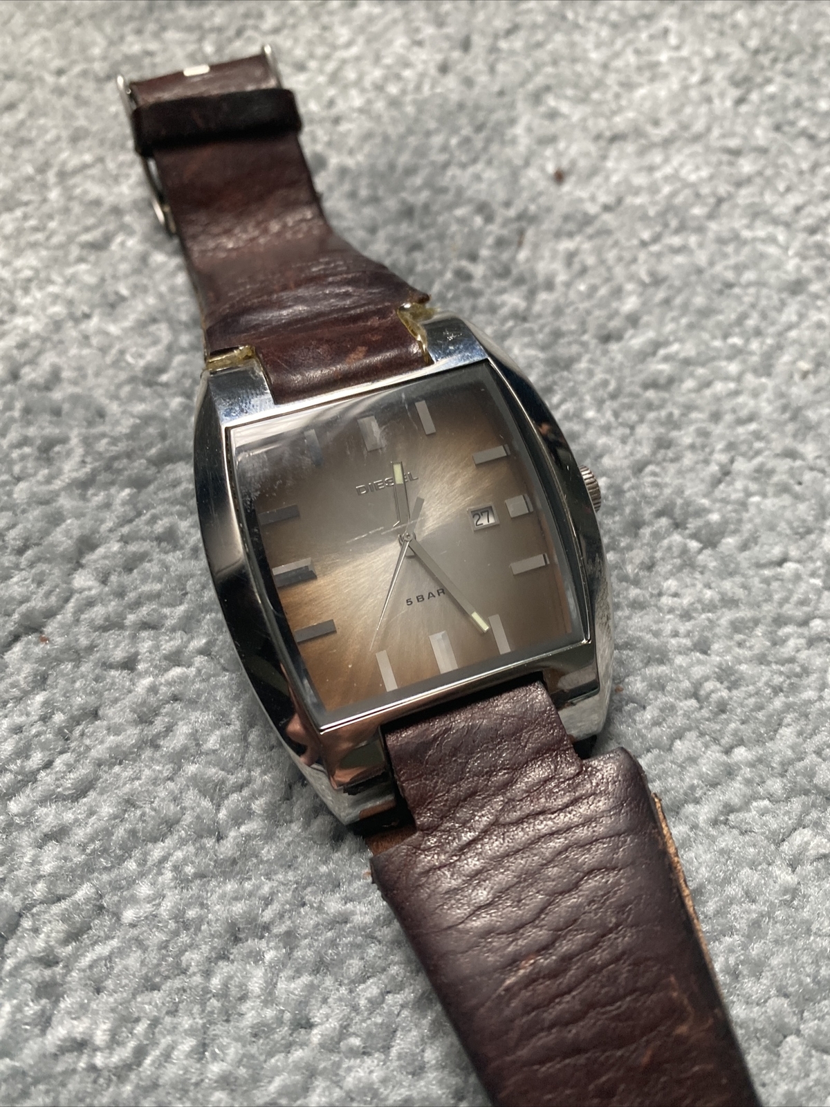 Diesel 5 Bar DZ-1175 Wristwatch Only-The-Brave Stainless Steel Leather Watch